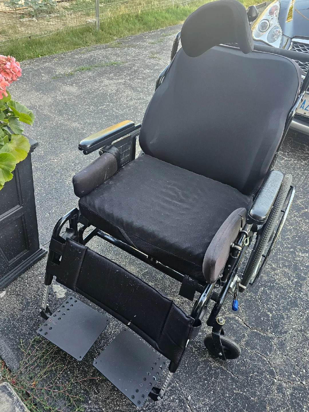 Power Plus Wheelchair - Gently Used image indicator(4)