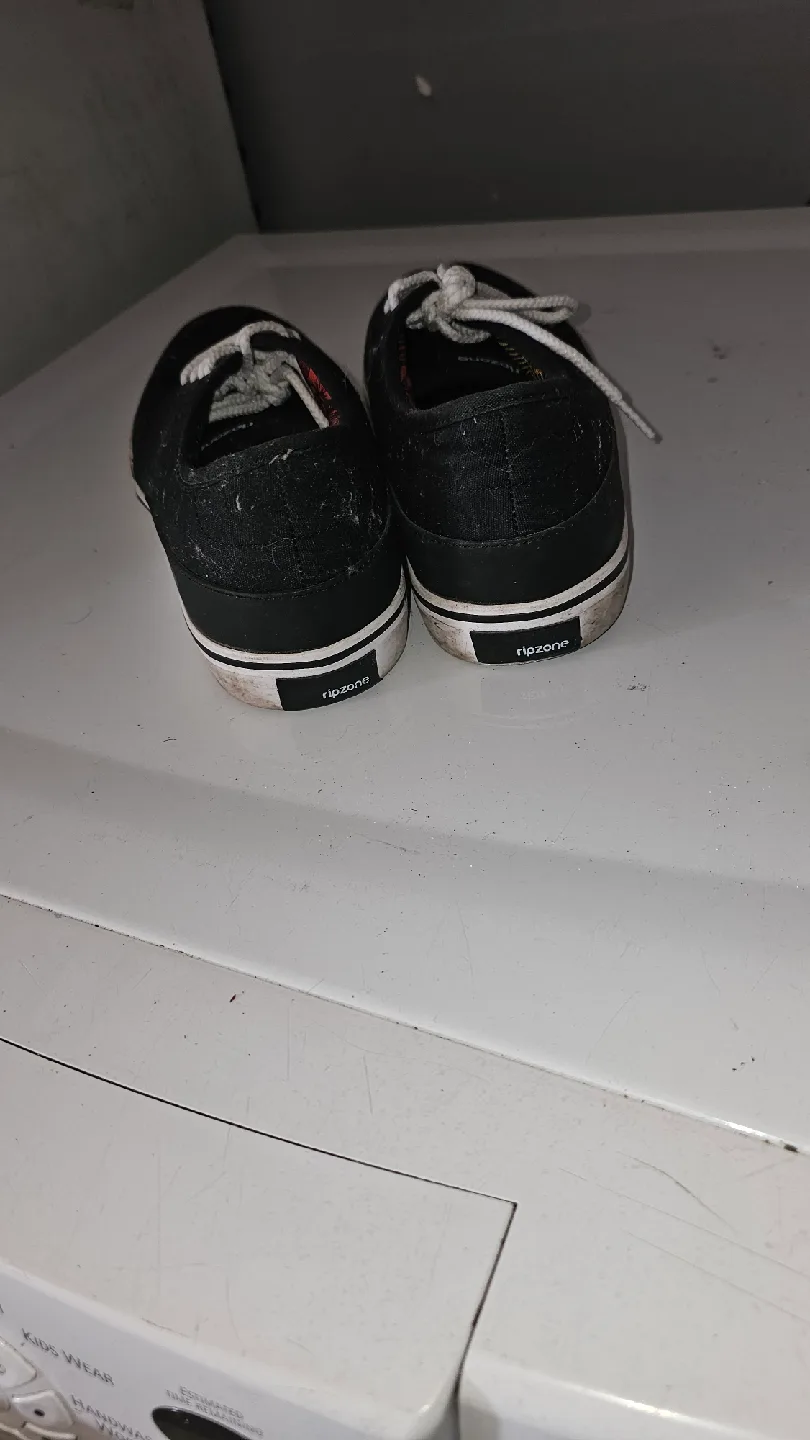 Ripzone Black Canvas Shoes image indicator(2)
