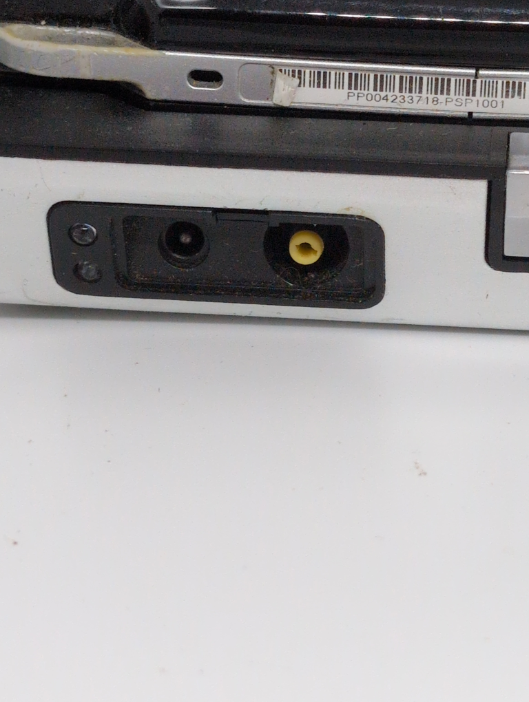 Sony PSP Handheld Console - photo 2