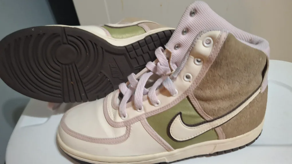 Nike High Top Sneakers image indicator(3)