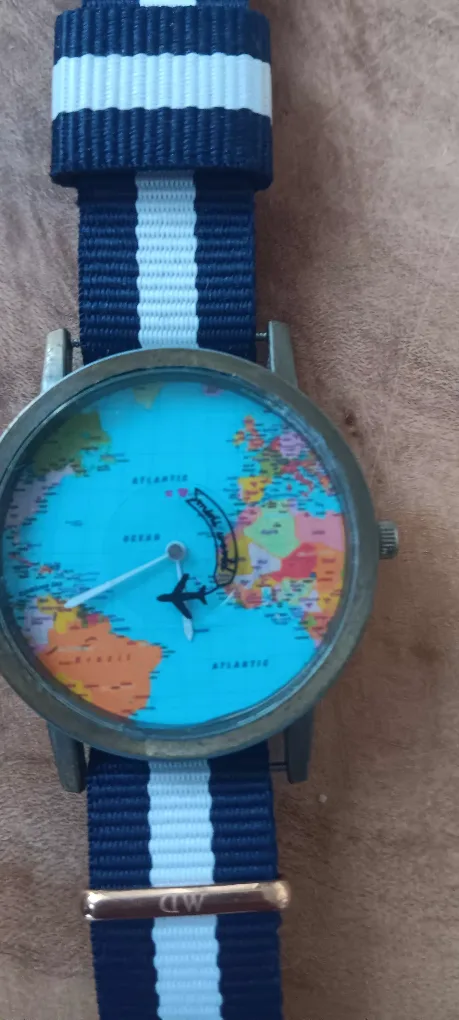 World Map Watch - Blue & White Strap image indicator(2)