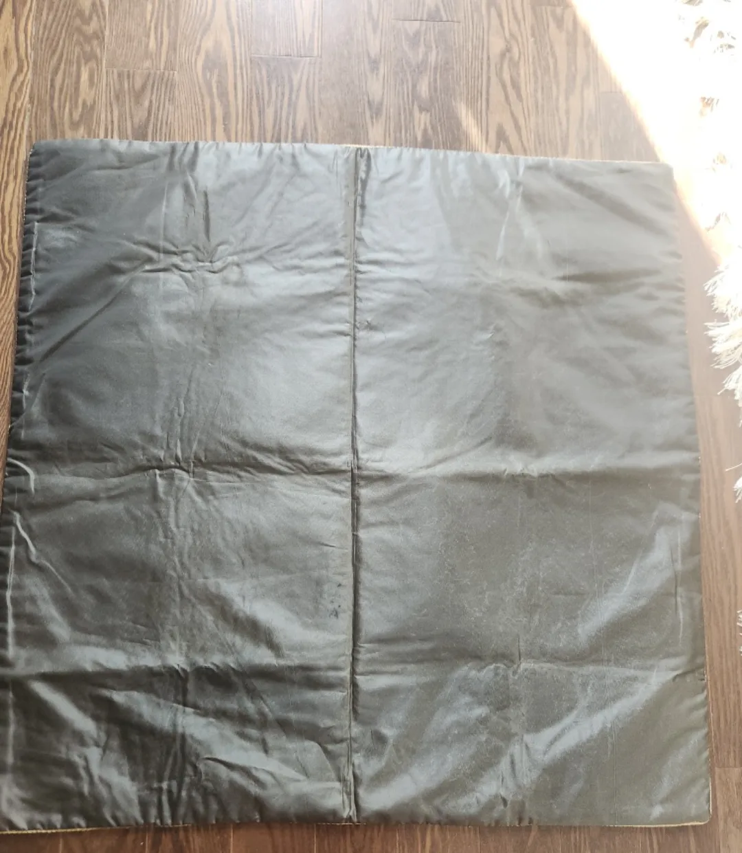 Red termeh tablecloth 90x 90 cm image indicator(4)