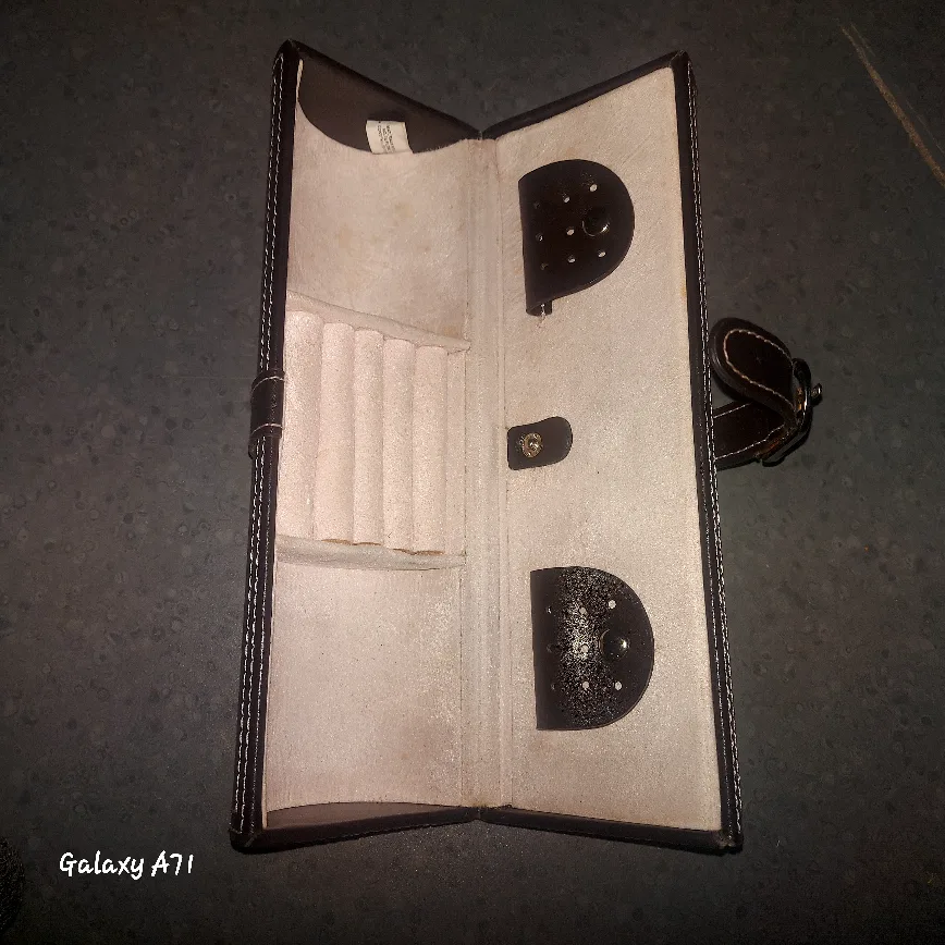 ***CHOCOLATE-BRWN LEATHER JEWELRY BOX*** image indicator(3)