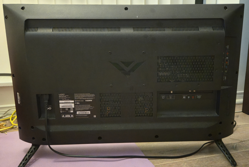 Vizio 32" HD smart TV - photo 2