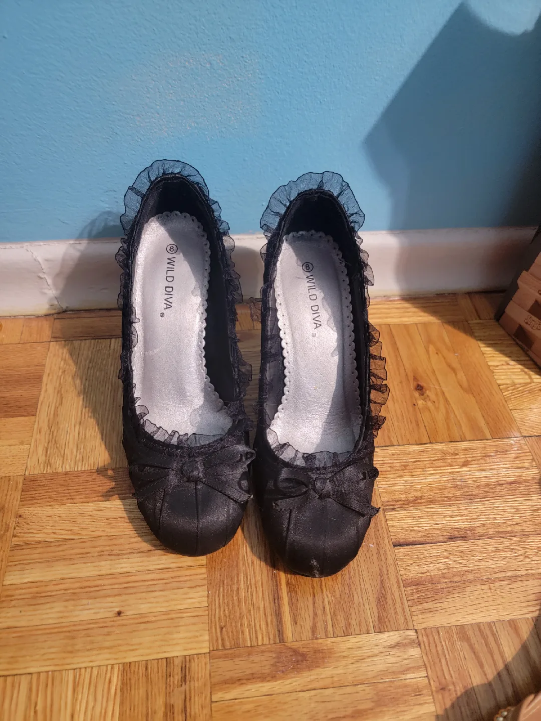 Wild Diva Black high Heels - Size 8