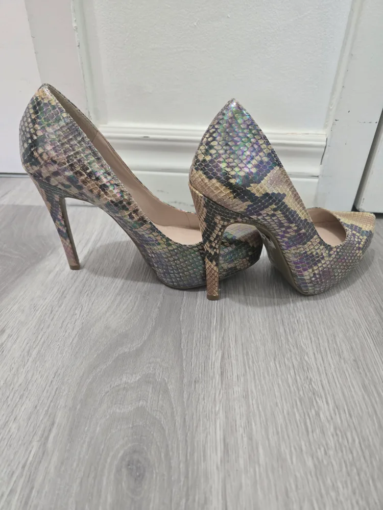 BCBGeneration Snakeskin Heels - Size 6 image indicator(4)