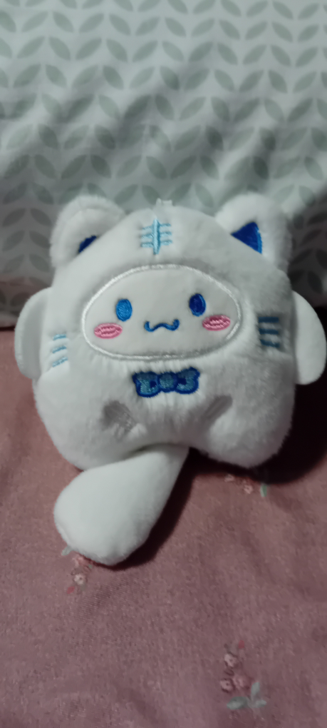 sanrio plushies: ~cinnamoroll & hello kitty~ - photo 2