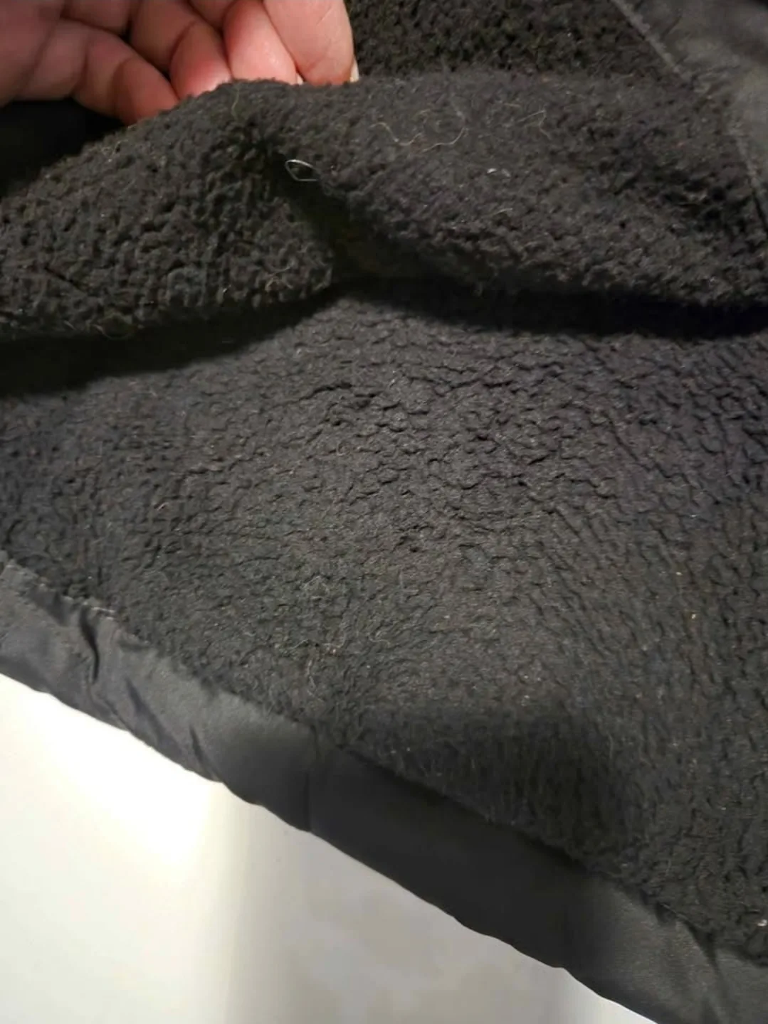 Roots Black Puffer Vest - Ladies LARGE image indicator(5)