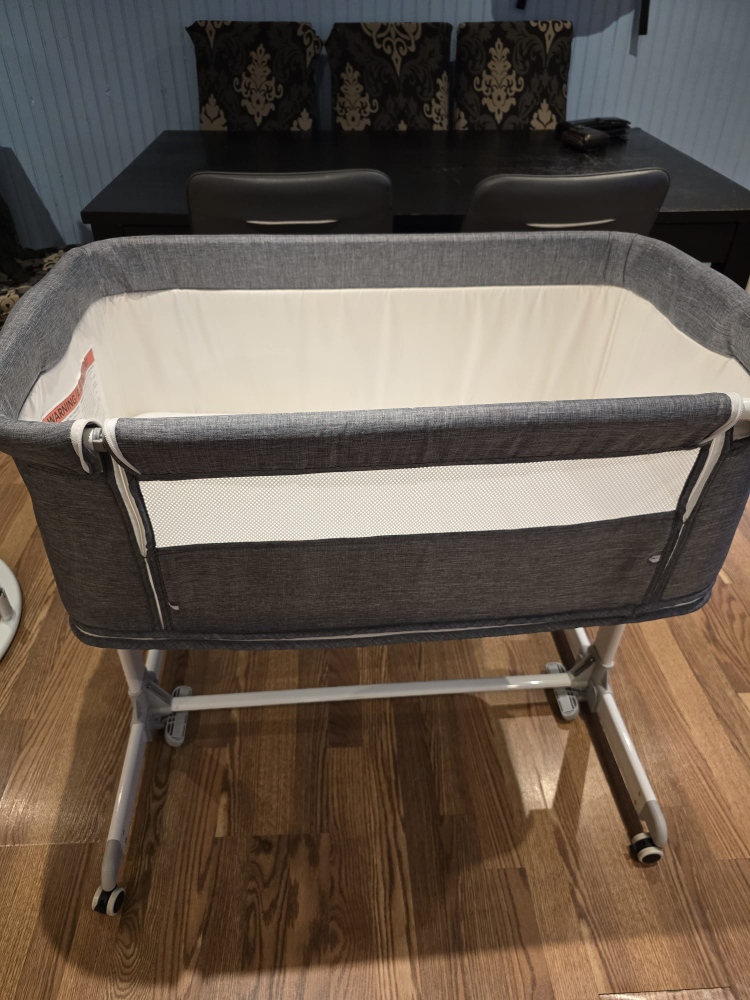 baby bassinet, bedside bassinet crib and momcozy pump - photo 4