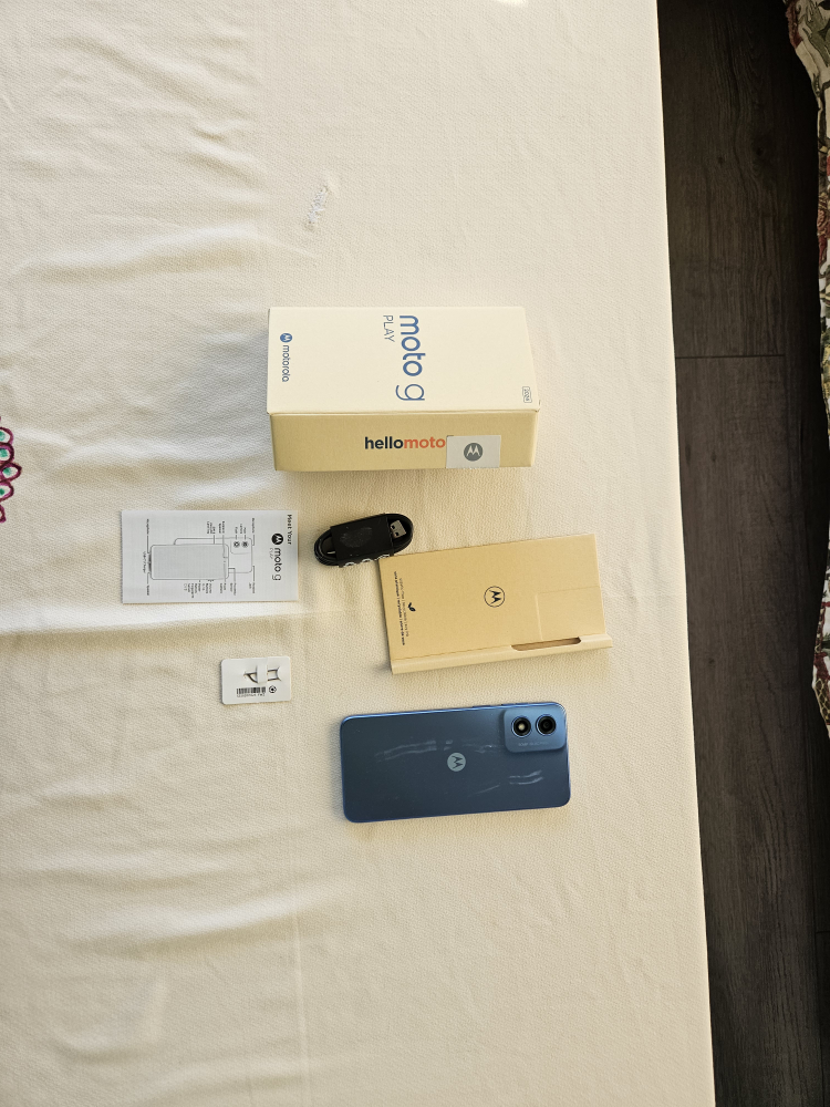 Brand New Moto G Play 2024,  64 GB, Sapphire Blue    $140 - photo 2