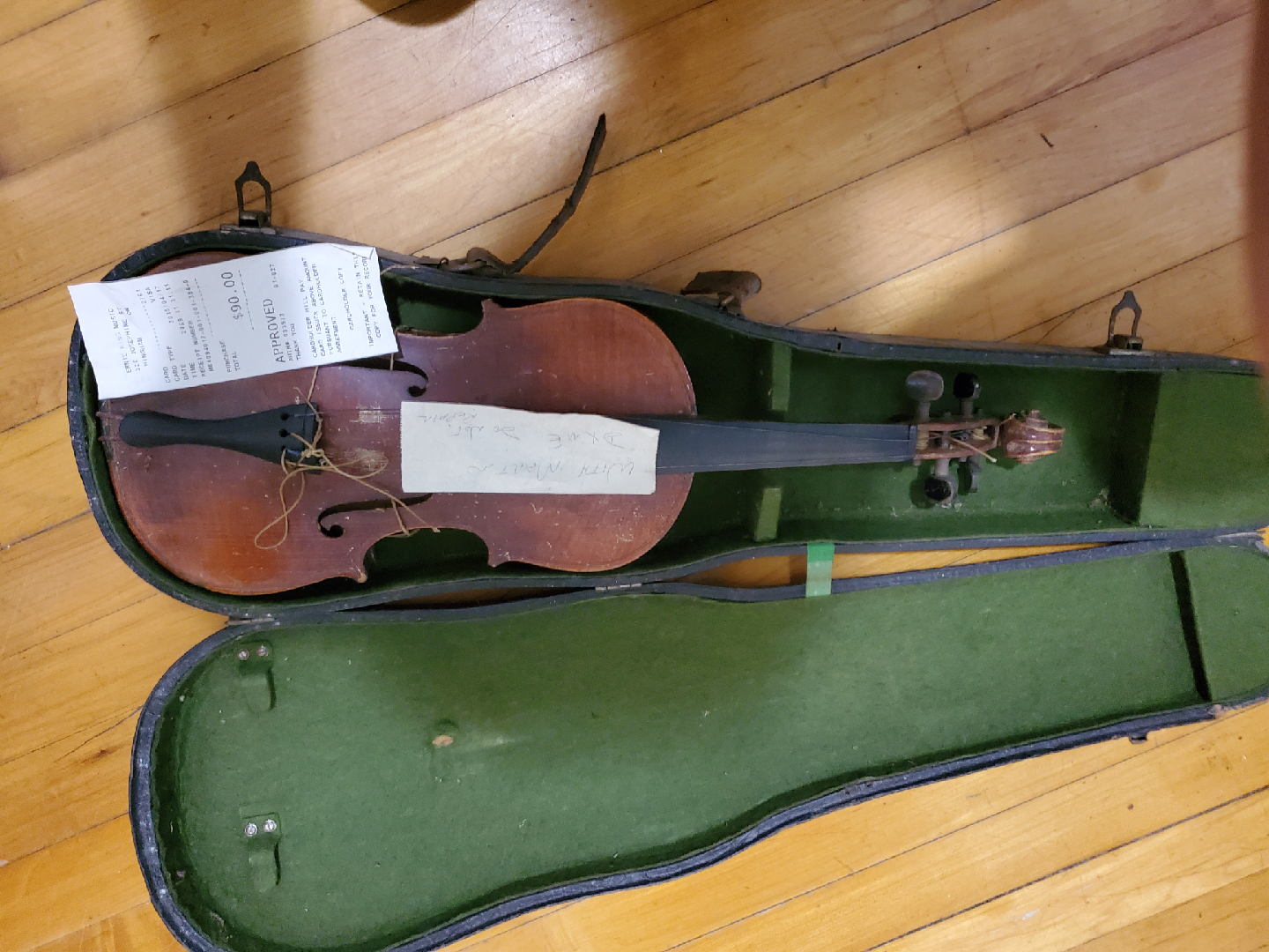 Vintage cat gut string a Violin with Case and rosin