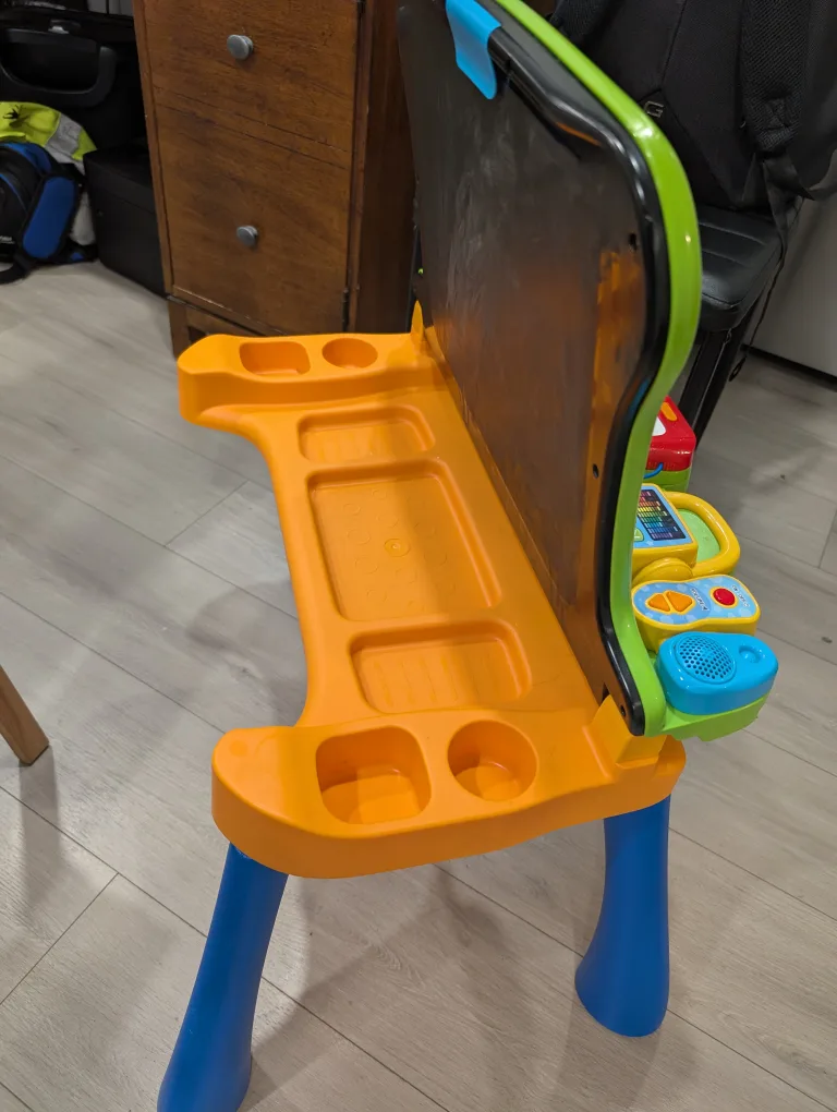 VTech 2-in-1 Learn & Discover Activity Desk thumbnail