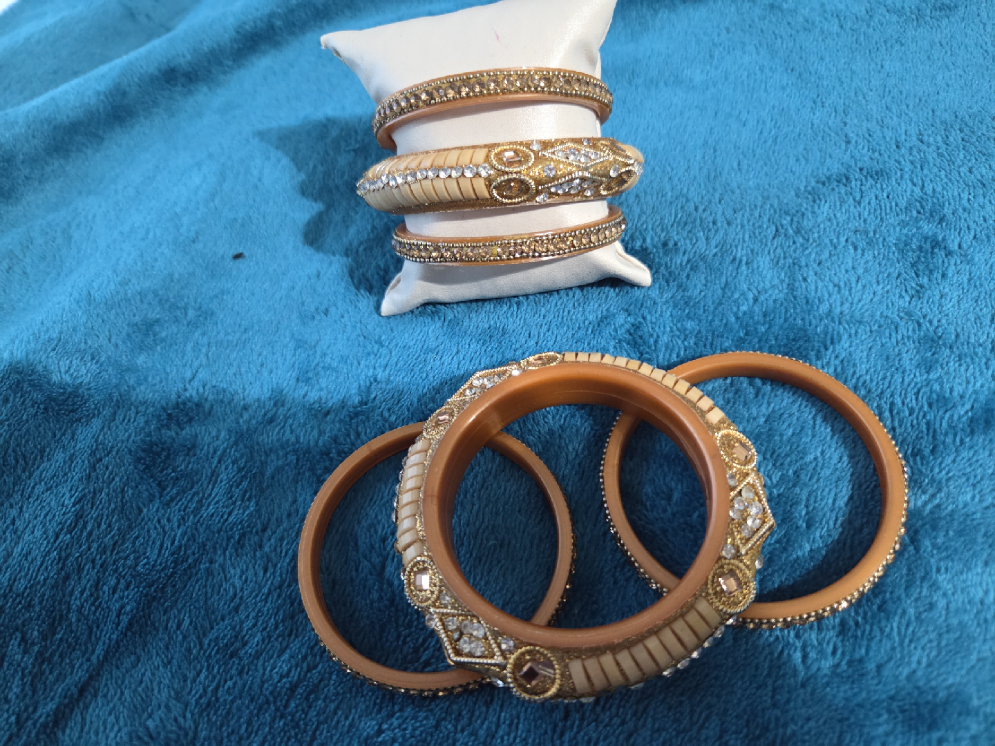 Set of 6 Bangles - Gold & Cream - photo 2