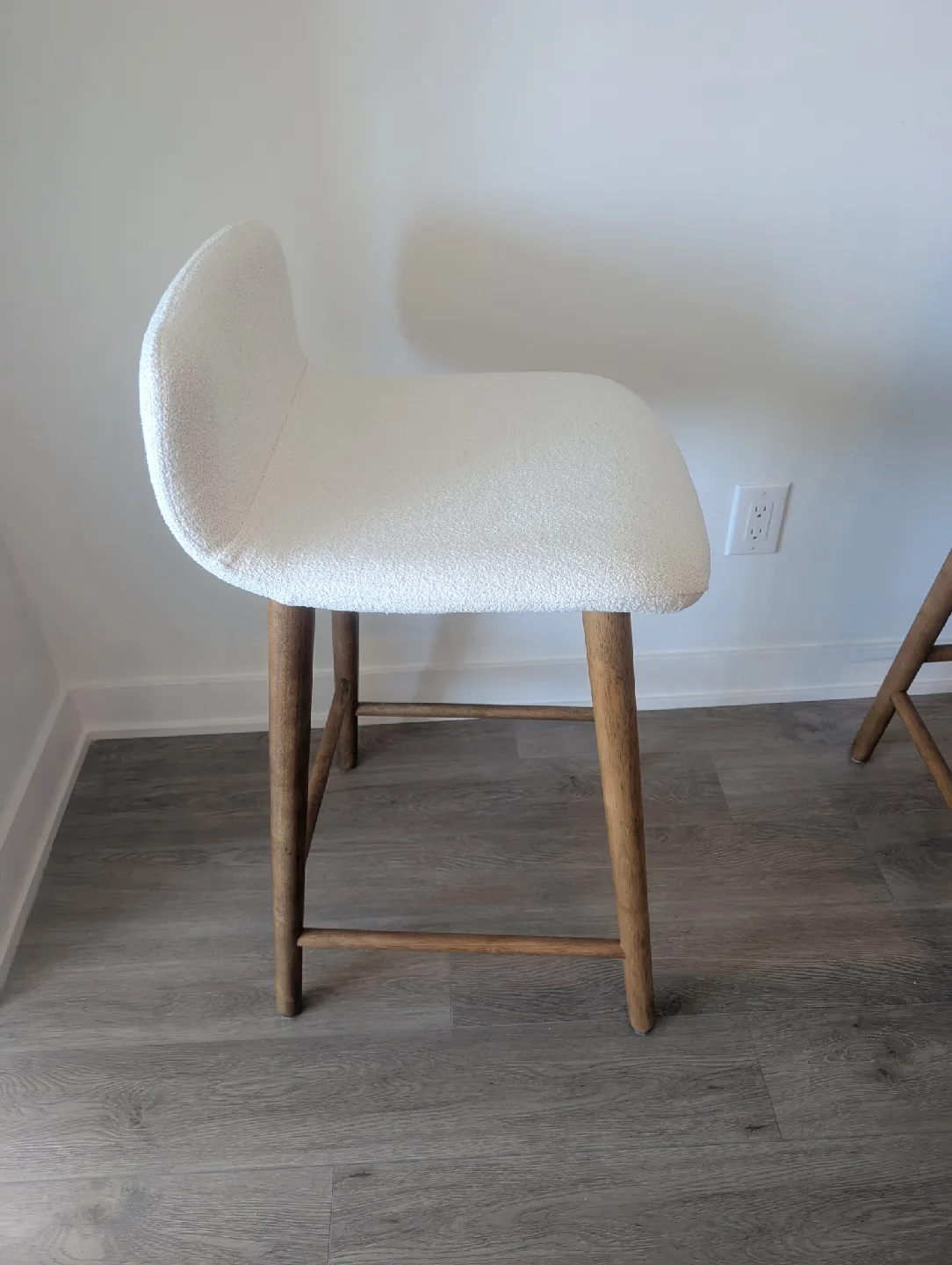 Set of 3 White Boucle Bouclair Bar Stools image indicator(4)