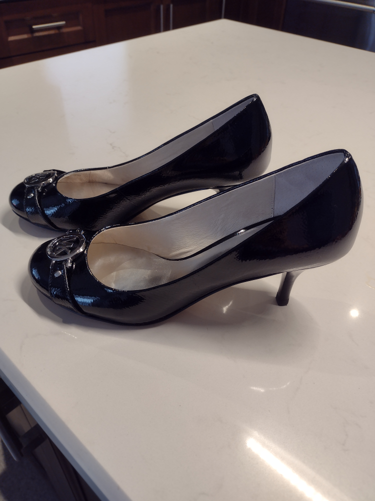 Michael Kors Black Patent Leather Heels - Size 7 - photo 2