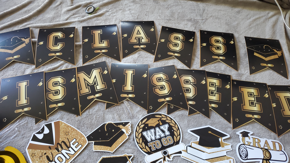 Graduation Party Decoration Set - Class Dismissed! - photo 3