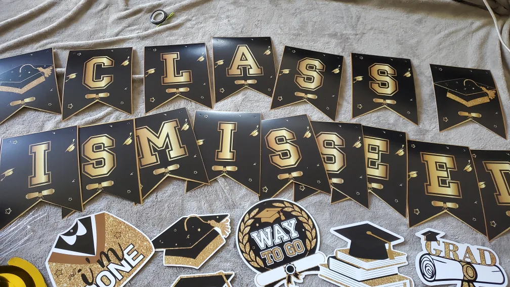 Graduation Party Decoration Set - Class Dismissed! image indicator(3)