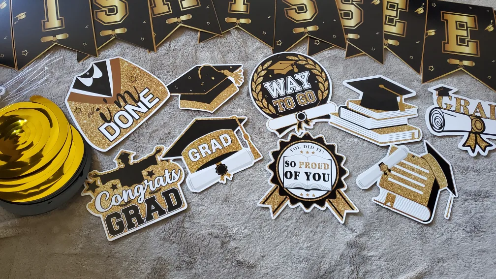 Graduation Party Decoration Set - Class Dismissed! image indicator(4)