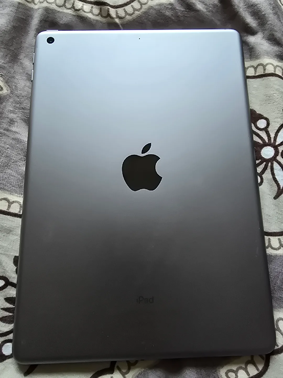 Apple iPad 5th Generation 32GB without charger image indicator(2)