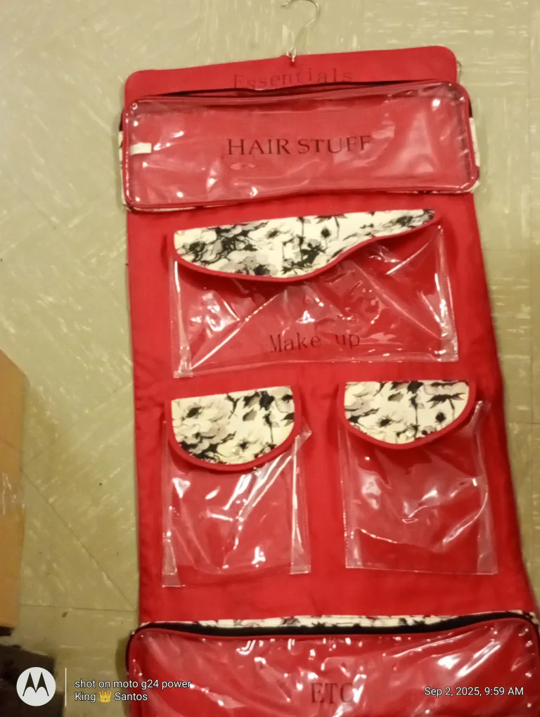 Red Hanging Travel Toiletry Bag image indicator(2)