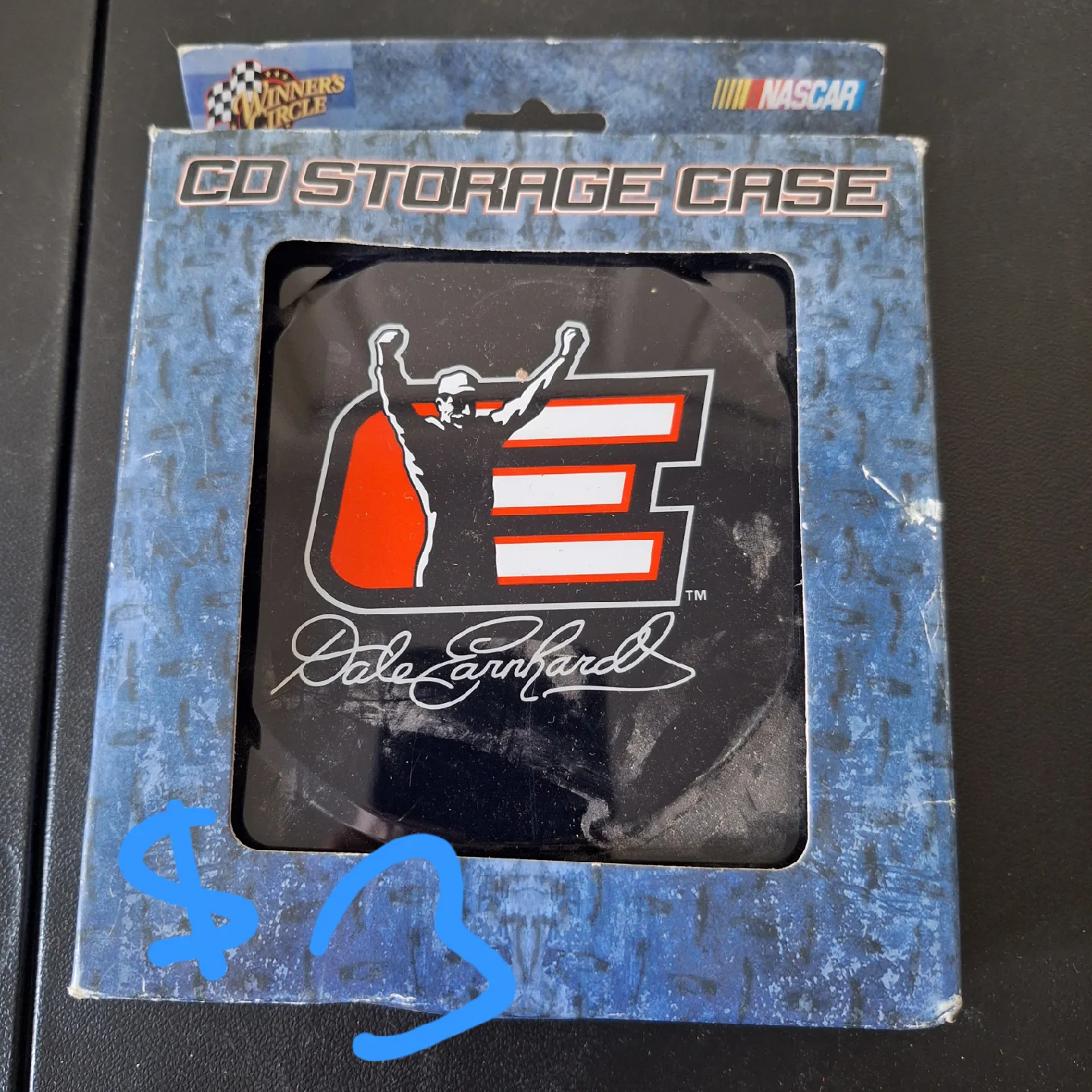 NASCAR Dale Earnhardt Keychains & Memo Pads image indicator(9)