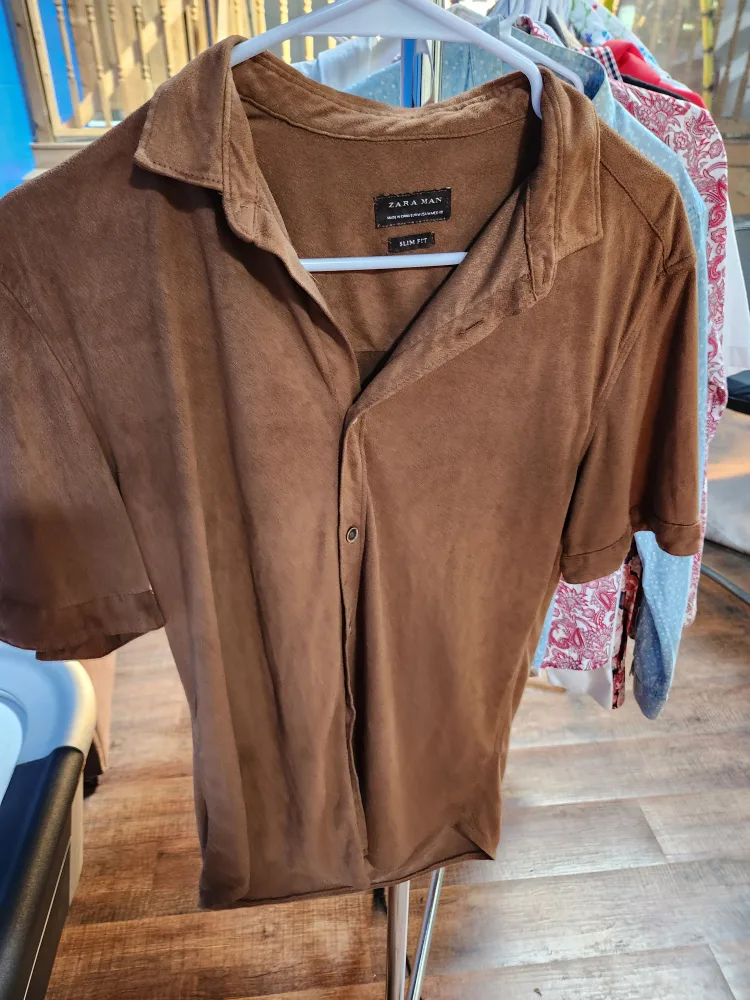 Zara Man Brown Button-Up Shirt - Slim Fit image indicator(2)