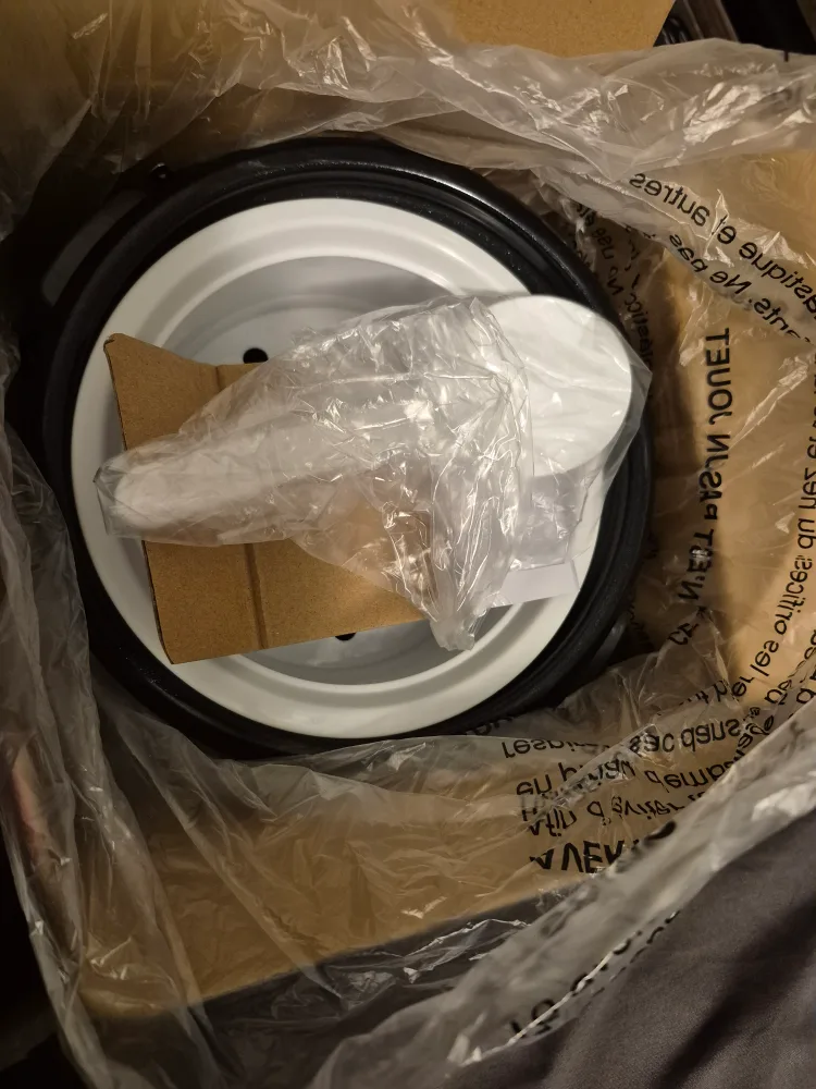 Starfrit Electric 10-Cup Rice Cooker - New in Box! thumbnail