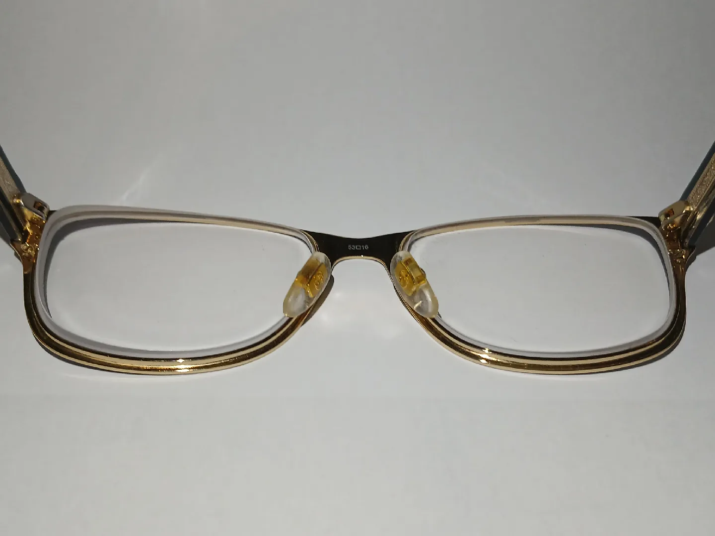 Gucci glasses Gold and Black Frame image indicator(3)