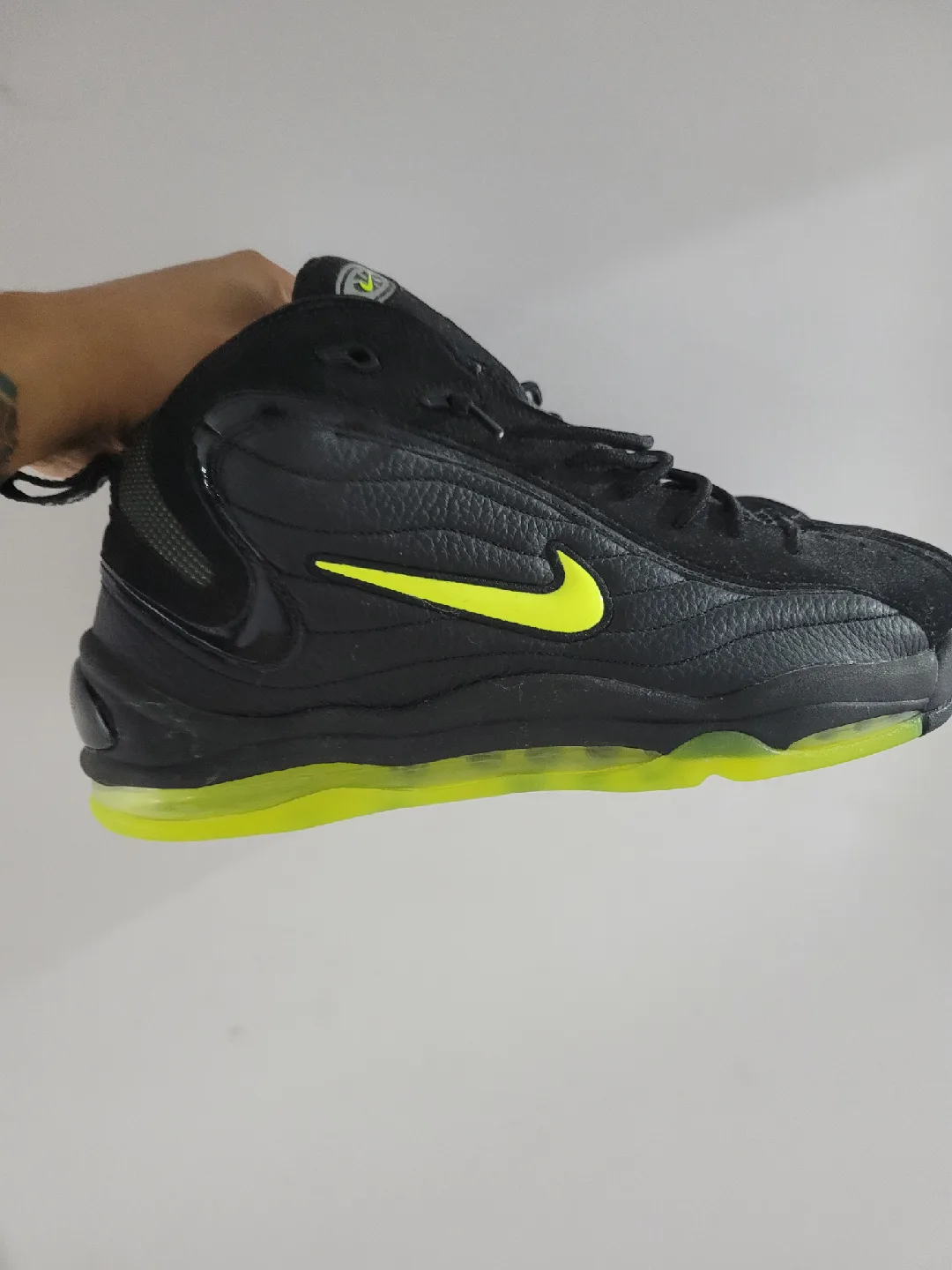 Nike Air Total Max Uptempo Black/Volt image indicator(2)