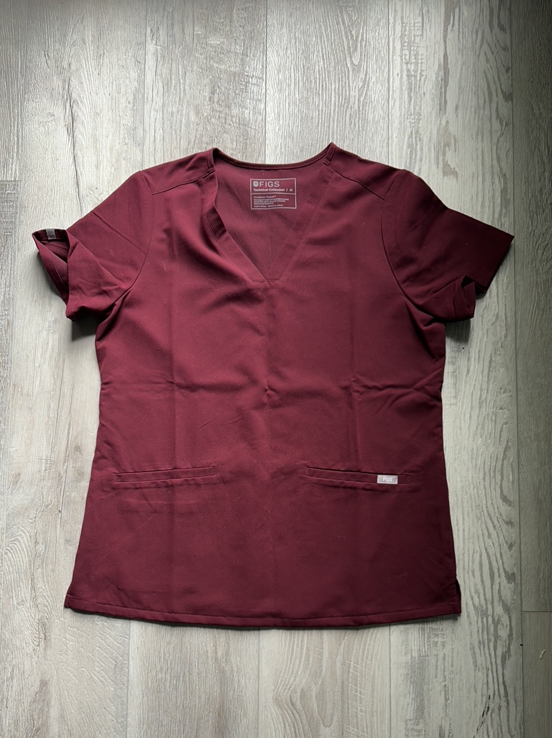 Figs Casma 3 pocket scrub top