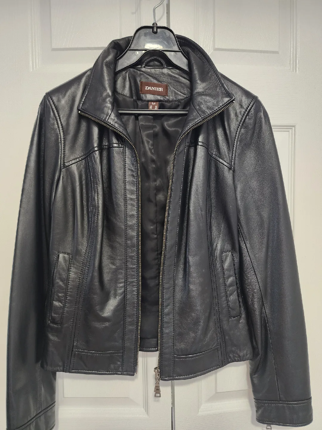 LIKE NEW!!! Women's Danier Black Leather Jacket - Size S/P thumbnail