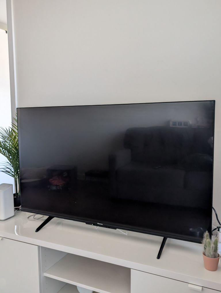 Hisense 50" Quantum ULED 4K TV - U6 Series
