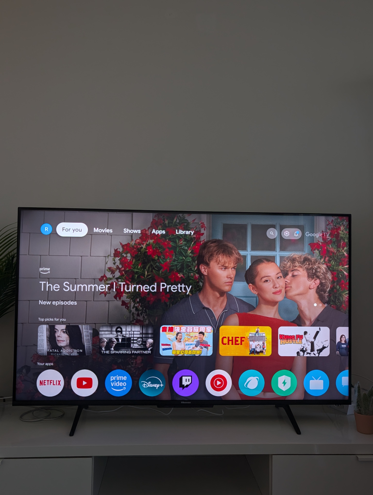 Hisense 50" Quantum ULED 4K TV - U6 Series - photo 3