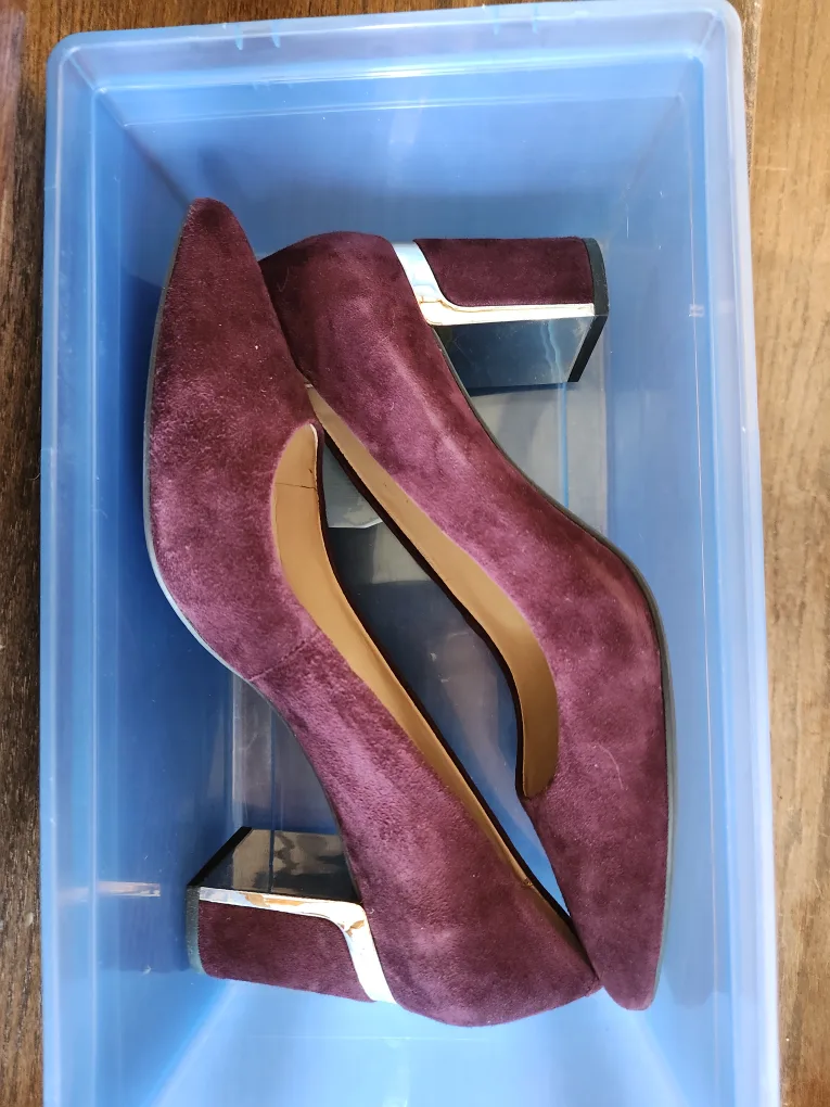 DKNY Suede Heels - Size 10 image indicator(4)