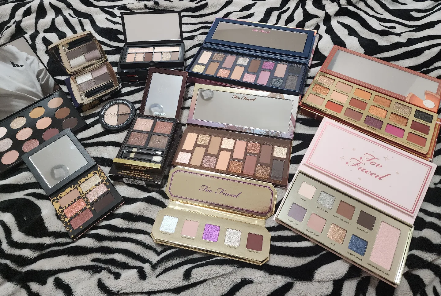 Eyeshadow Palettes (Mac,tomford,estee lauder, smashbox,too faced thumbnail