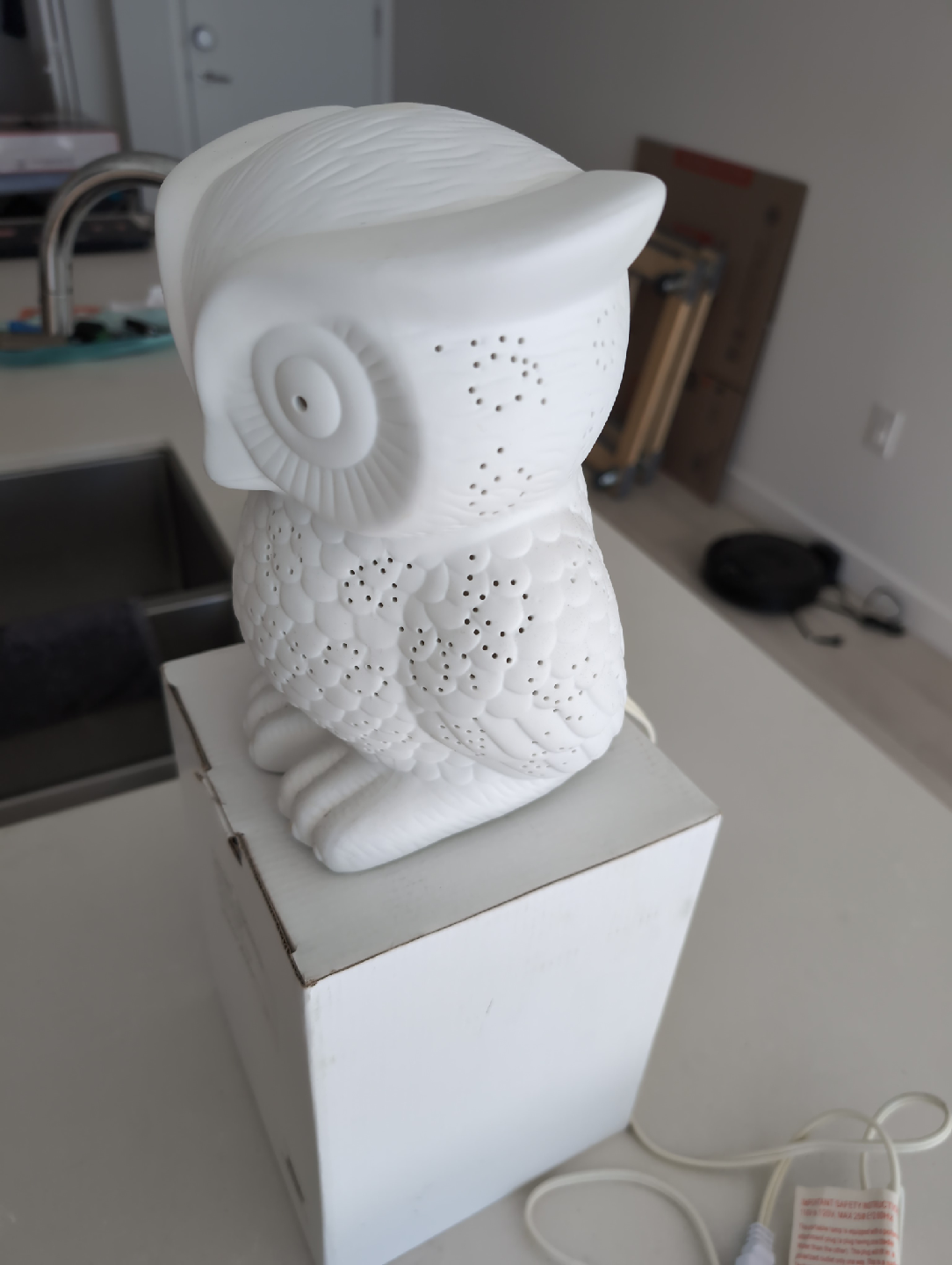 Urban Barn Owl Table Lamp - White - photo 3