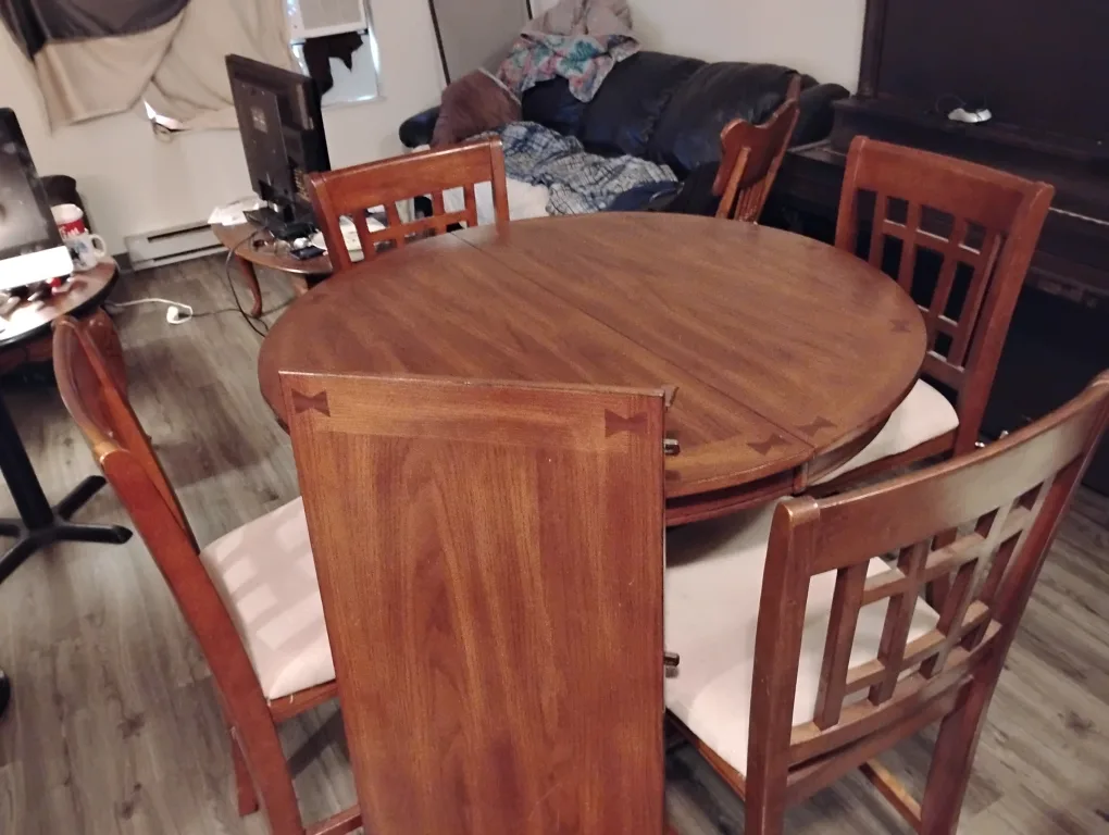 Round Wooden Dining Table with 4 chairs image indicator(3)