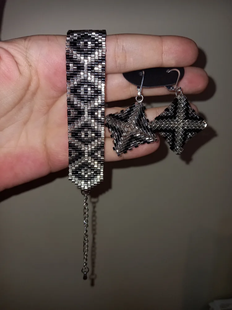 Handmade Beaded Bracelet & Earrings Set image indicator(2)