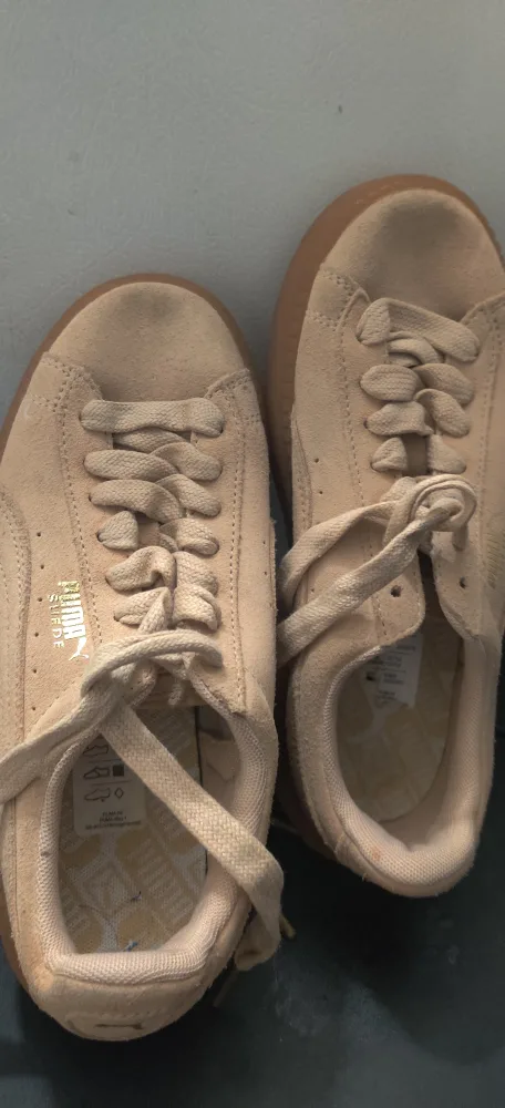 Puma Suede Platform Sneakers - Women's Size 5.5 thumbnail