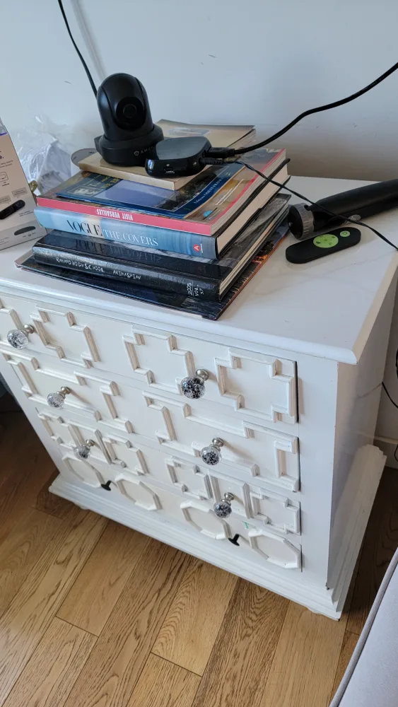 White 4-Drawer Dresser image indicator(3)