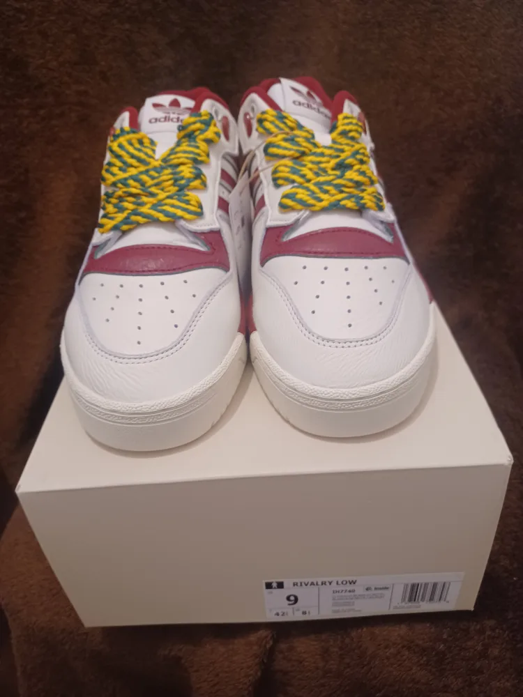 Adidas rivalry low white maroon size 9 image indicator(2)