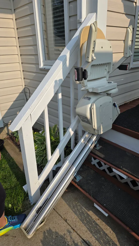 Acorn Superglide 130 T700 Outdoor Stairlift thumbnail