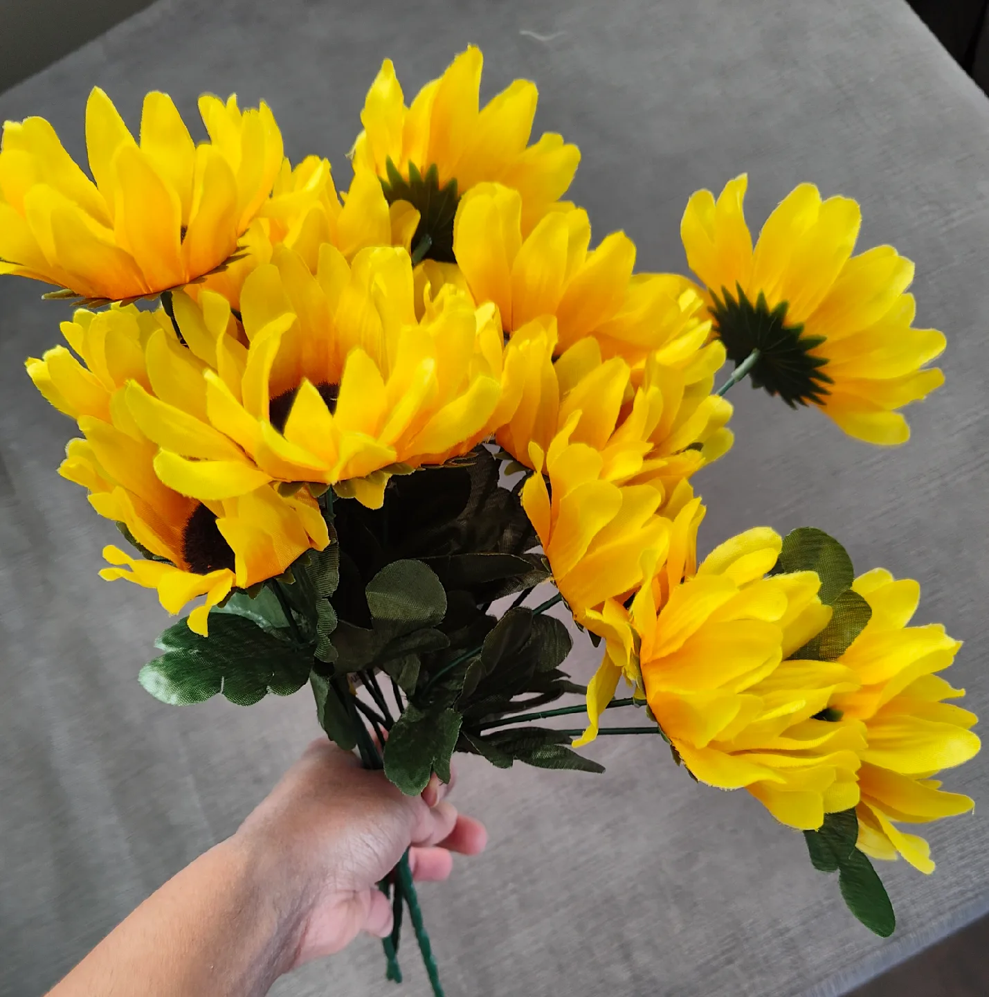 Flowers and greenery bunch image indicator(3)