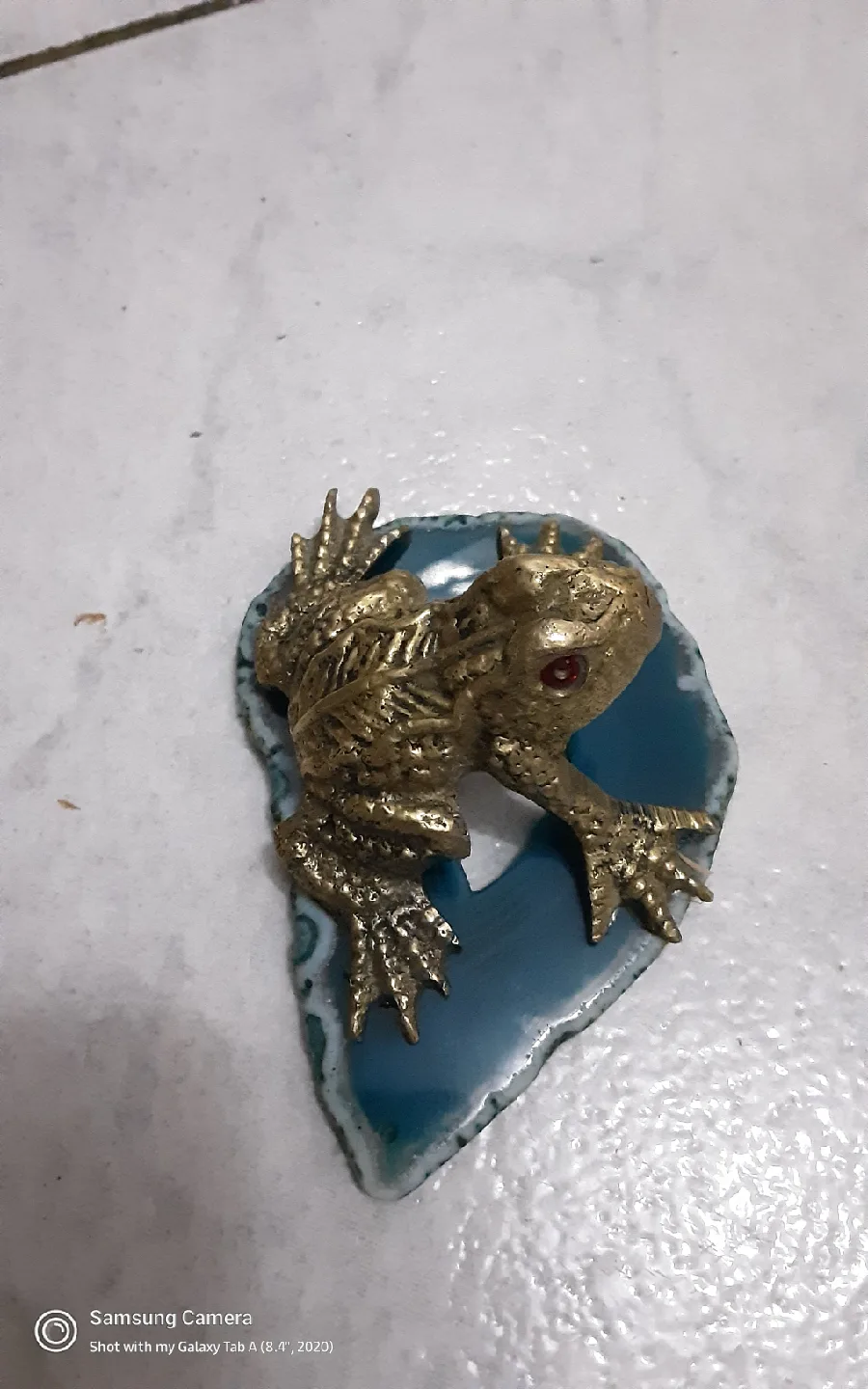 Frog Figurine with Blue Agate Slice image indicator(2)