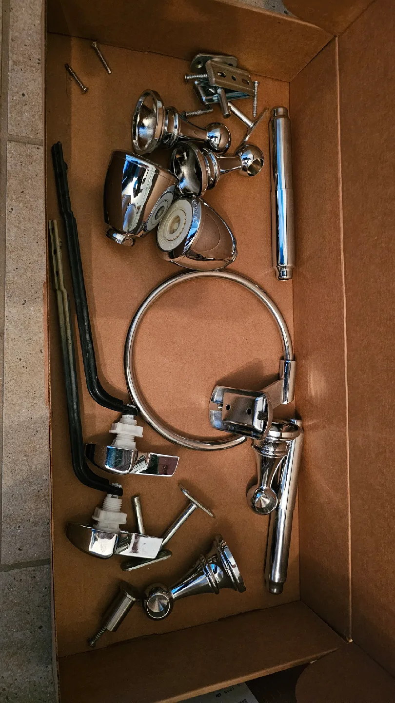 Bathroom Fixture Set - Chrome Finish image indicator(2)