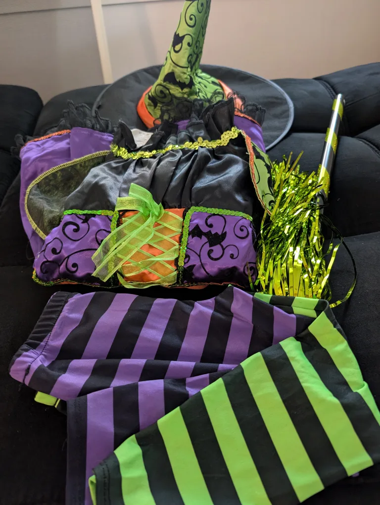 Witch Halloween Costume - Size 5-6 image indicator(4)