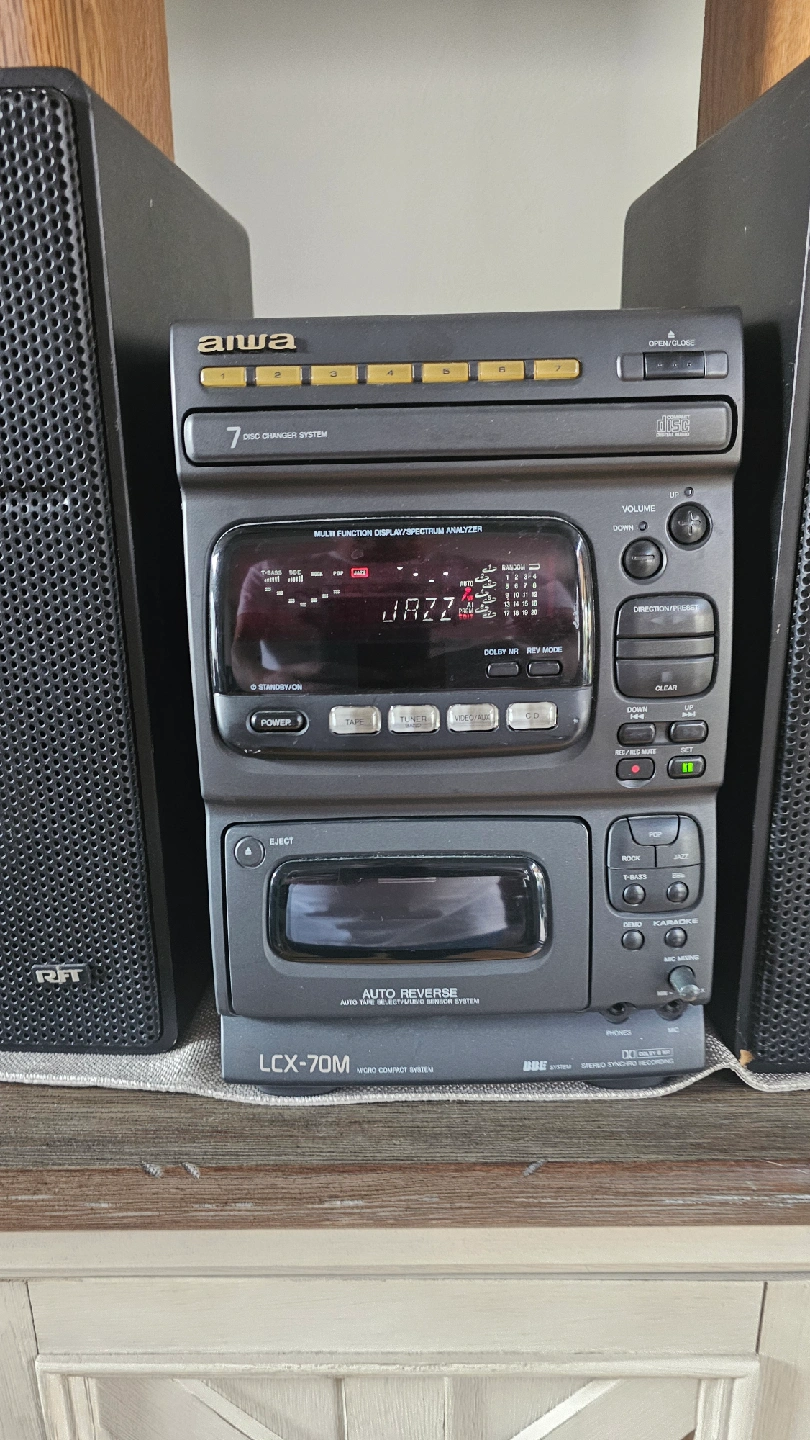 Aiwa LCX-70M Micro Compact System with Infinity Speakers | Karrot