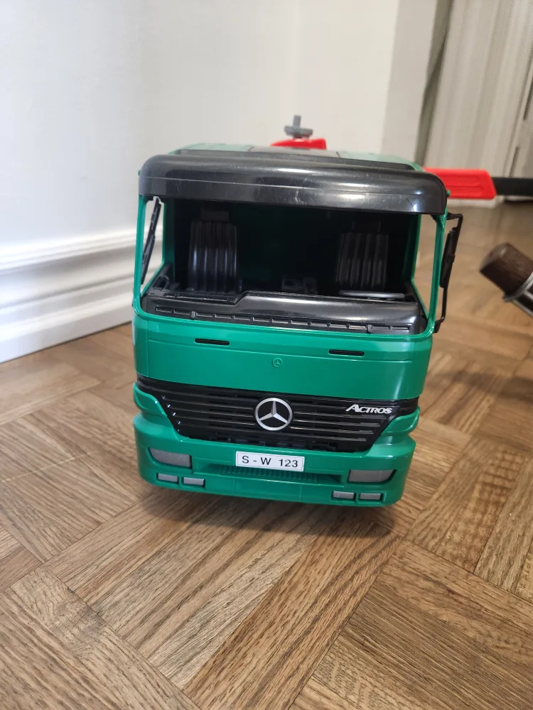 Bruder Timber Truck image indicator(3)