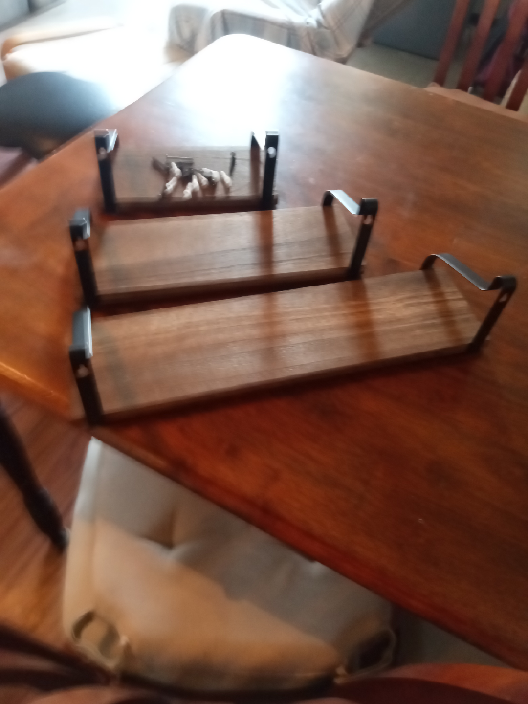 Set of 3 Wooden Shelves with Black Brackets - photo 2