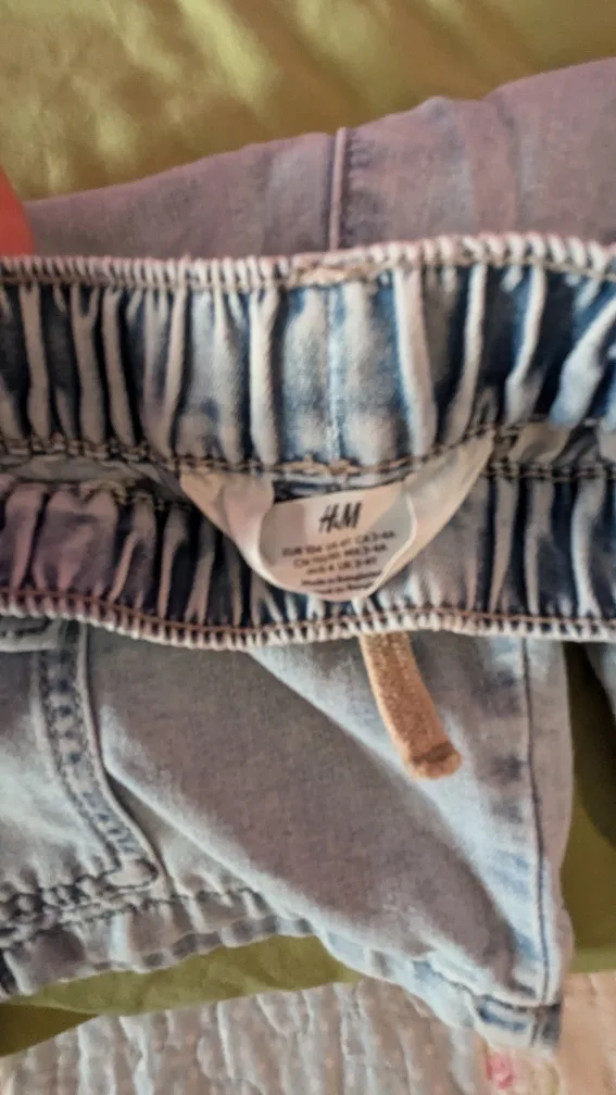 H&M Boys' Denim Cargo Shorts, Size 3-4Y image indicator(2)